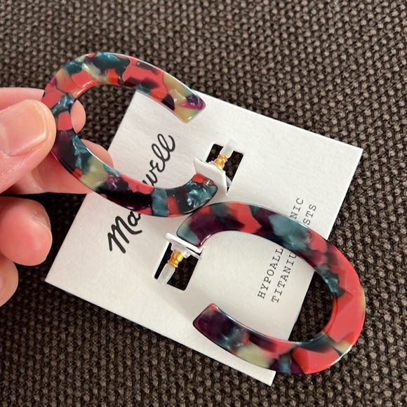 Madewell Resin Oval Hoop Earrings - Picture 4 of 6